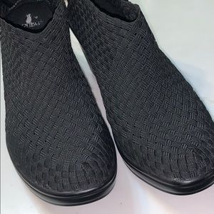 Corey’s HOT black bootie! Comfort for hours!